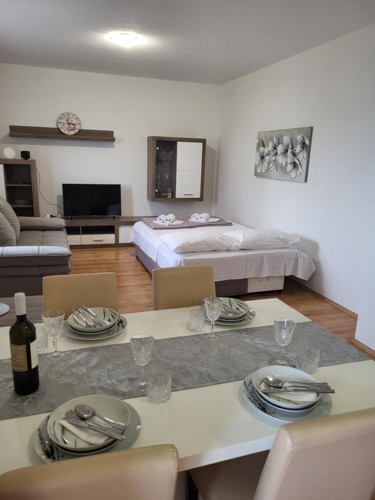 Apartmani Goga 斯塔利格拉德-帕克利尼卡 外观 照片